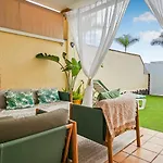 Sunny Garden 1 Bedroom Arona Apartmán